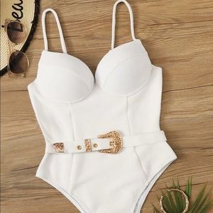 Textured Underwire One Piece Swimsuit